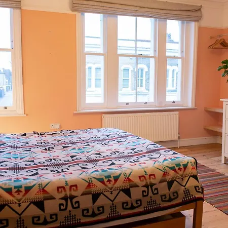 Stunning 3-Bedroom Townhouse In Superb Location Londra Esterno foto