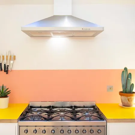 Stunning 3-Bedroom Townhouse In Superb Location Londra Esterno foto