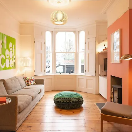 Stunning 3-Bedroom Townhouse In Superb Location Londra Esterno foto
