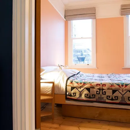 Stunning 3-Bedroom Townhouse In Superb Location Londra Esterno foto